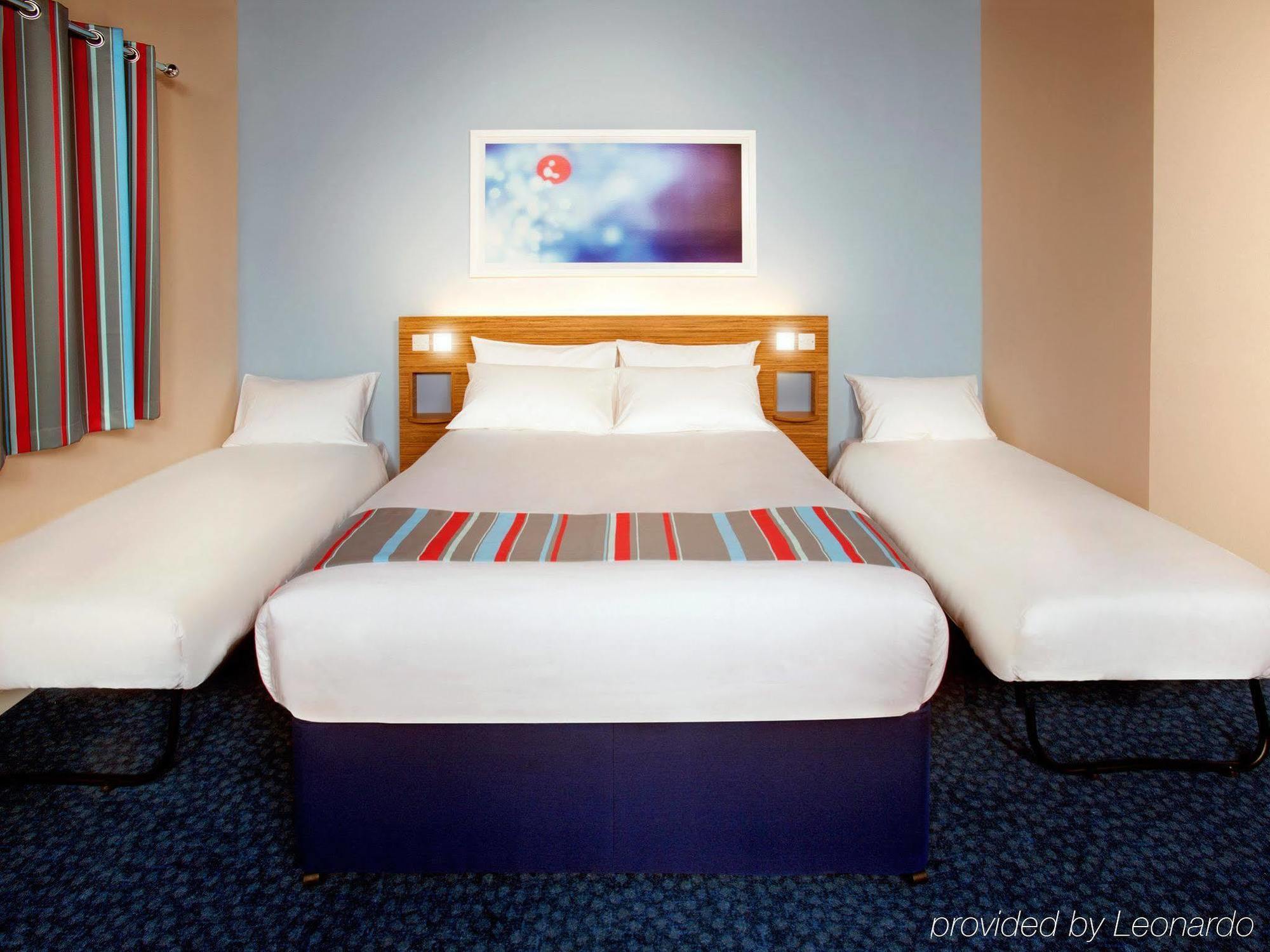 Ibis Budget London Heathrow Central Cranford Eksteriør bilde