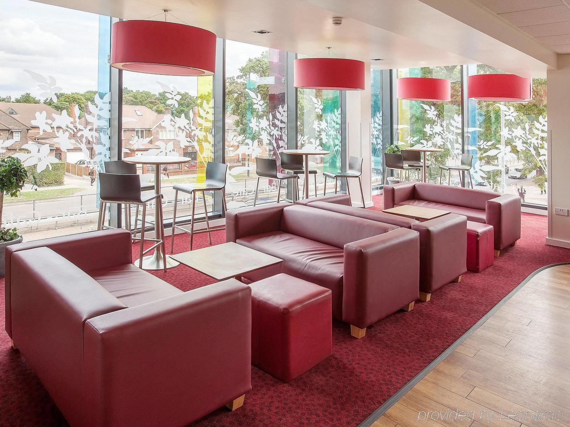 Ibis Budget London Heathrow Central Cranford Eksteriør bilde