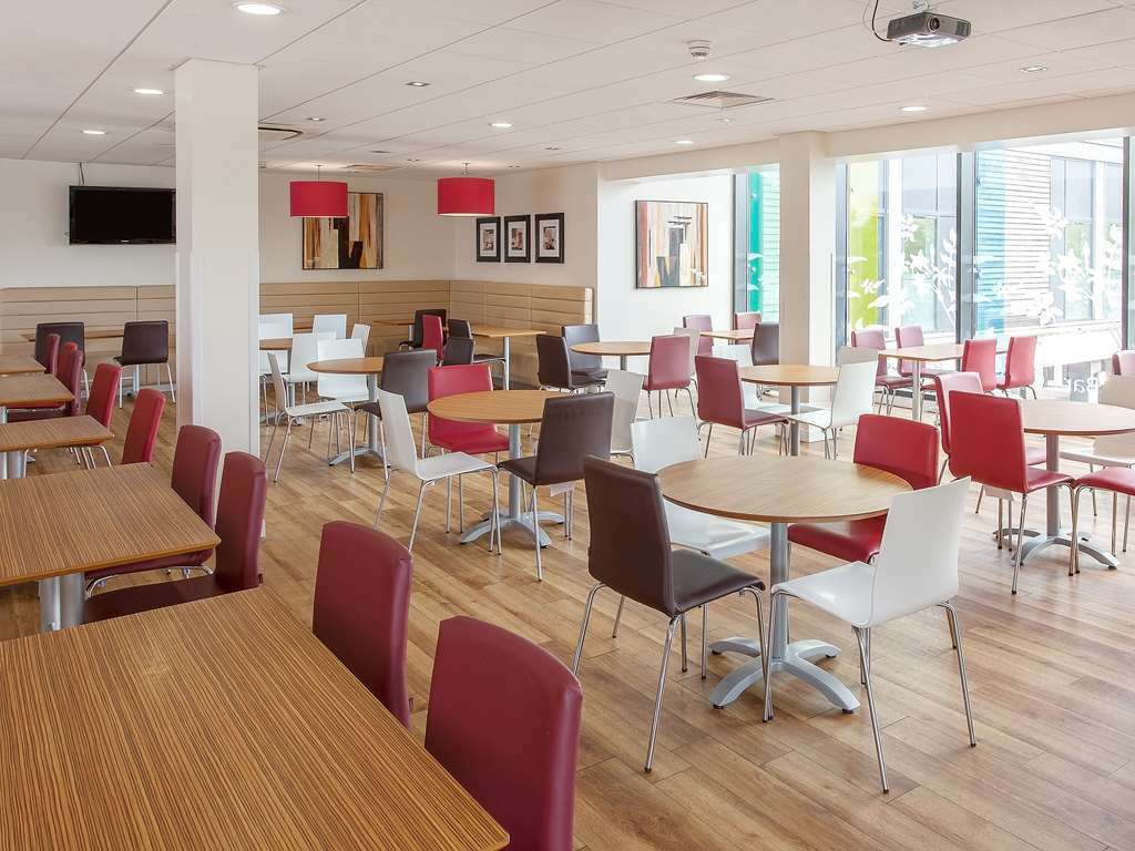 Ibis Budget London Heathrow Central Cranford Restaurant bilde