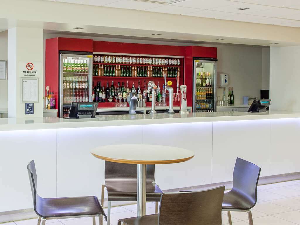 Ibis Budget London Heathrow Central Cranford Restaurant bilde
